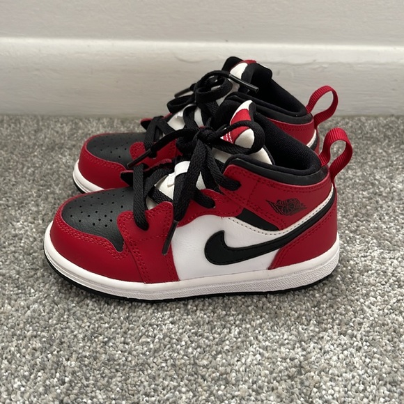 Jordan 1 Mid Chicago (TD) Sz 8C - Picture 6 of 9